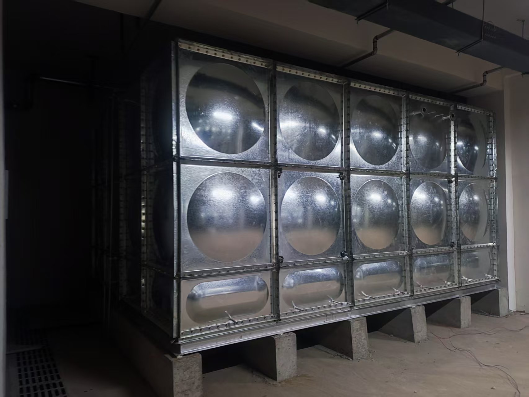 兰州市石佛沟旅游区镀锌钢板人防水箱